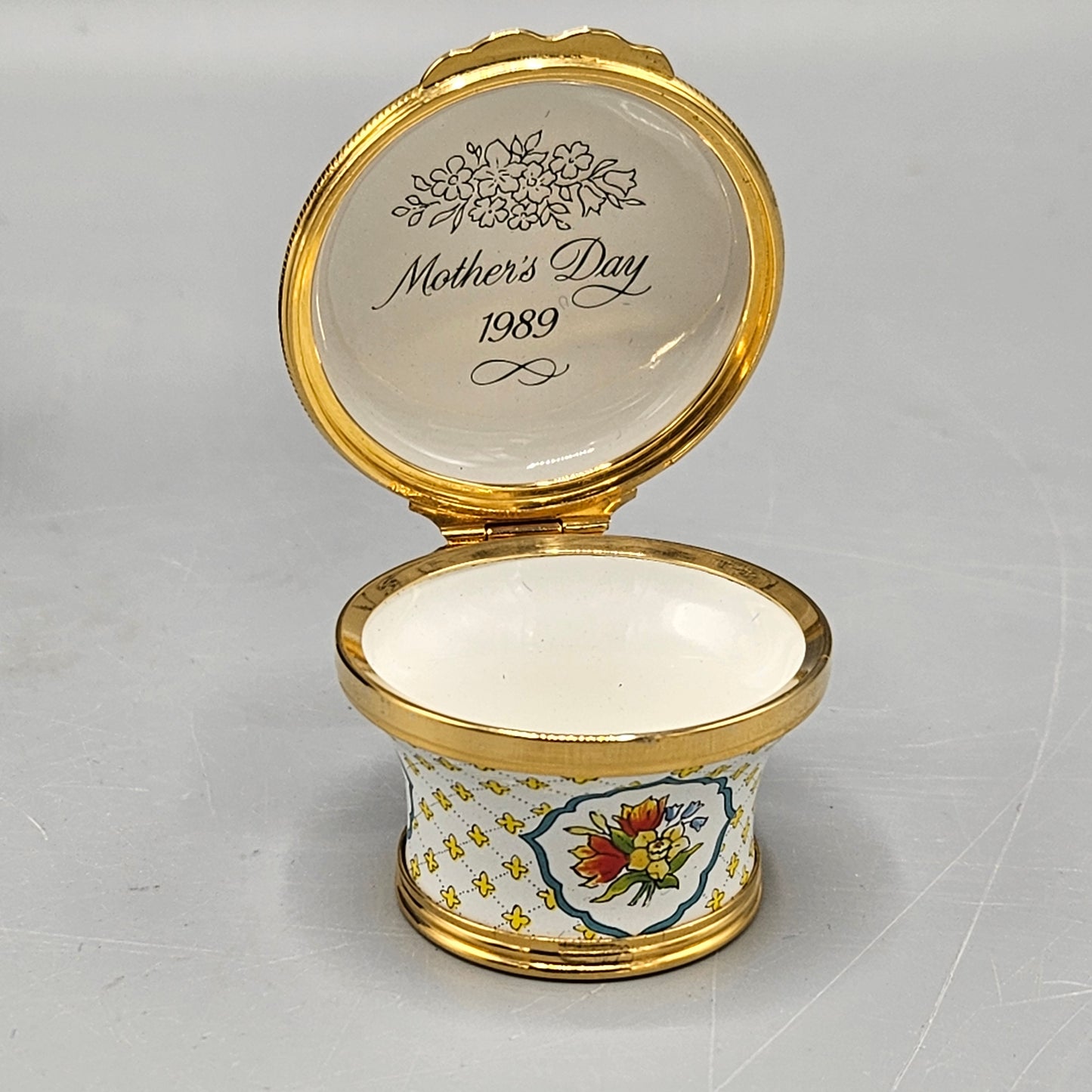 1989 Halcyon Days Enamel "A posy with Love to Mother" Mother's Day Box