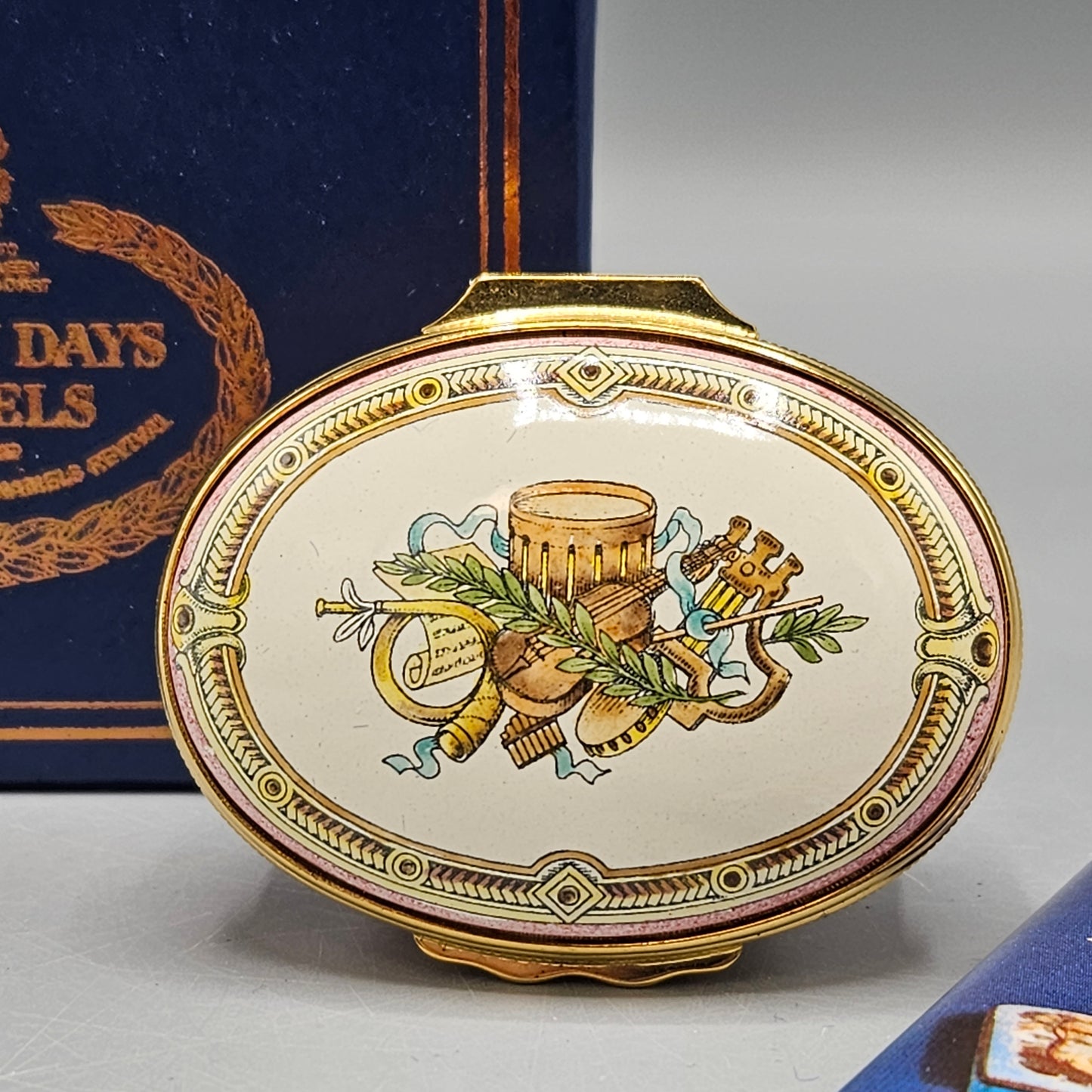 1982 Halcyon Days England Enamel Metropolitan Opera First Curtain Box