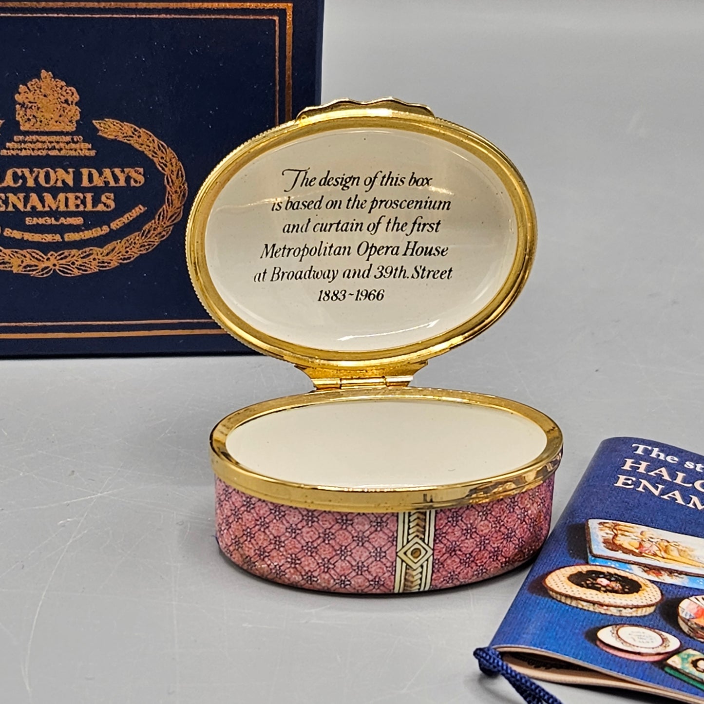 1982 Halcyon Days England Enamel Metropolitan Opera First Curtain Box