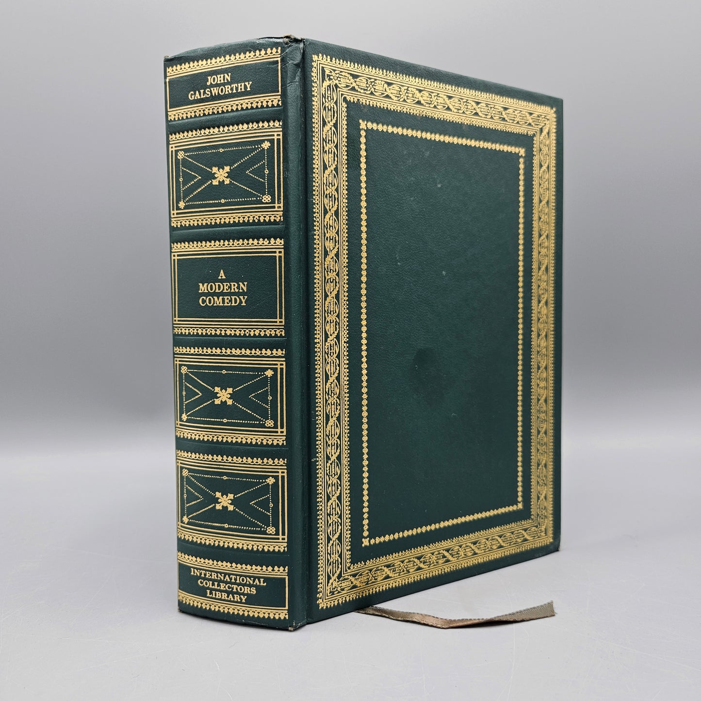 John Galsworthy "A Modern Comedy" International Collectors Library