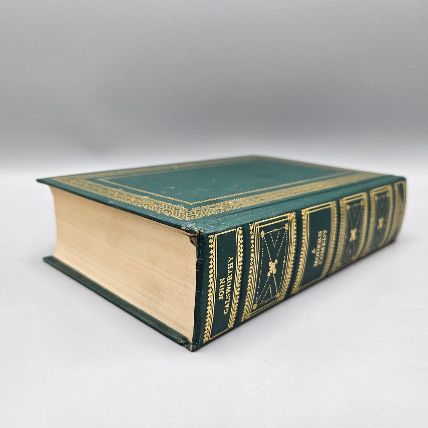 John Galsworthy "A Modern Comedy" International Collectors Library