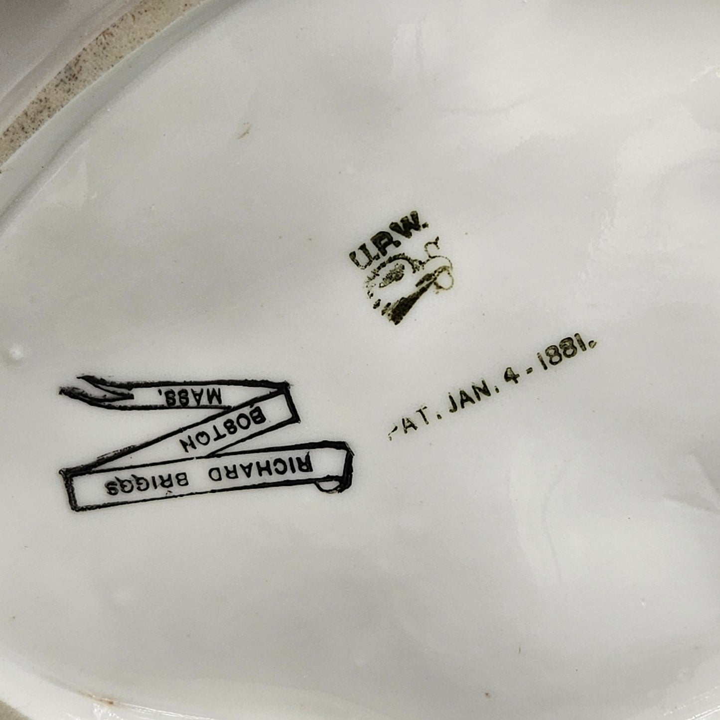Union Porcelain Work for Richard Briggs Boston Oyster Plate