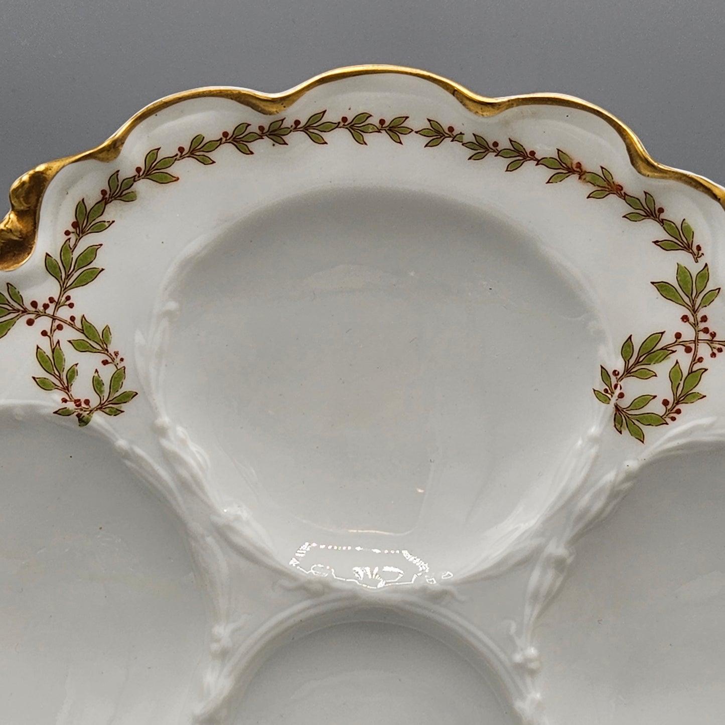Haviland & Co Limoges Porcelain Oyster Plate with Laurel Leaf Border