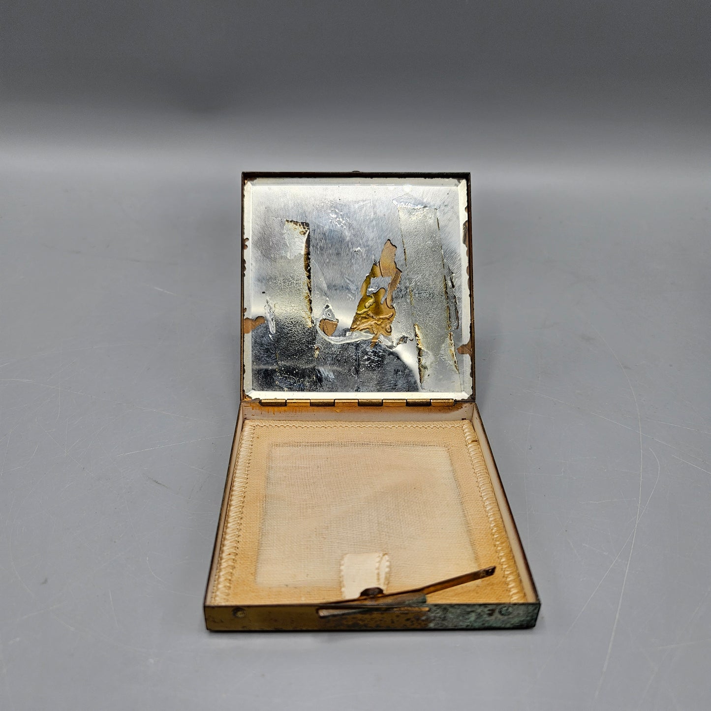 1940 Wendell Willkie Presidential Campaign Square Enamel Compact