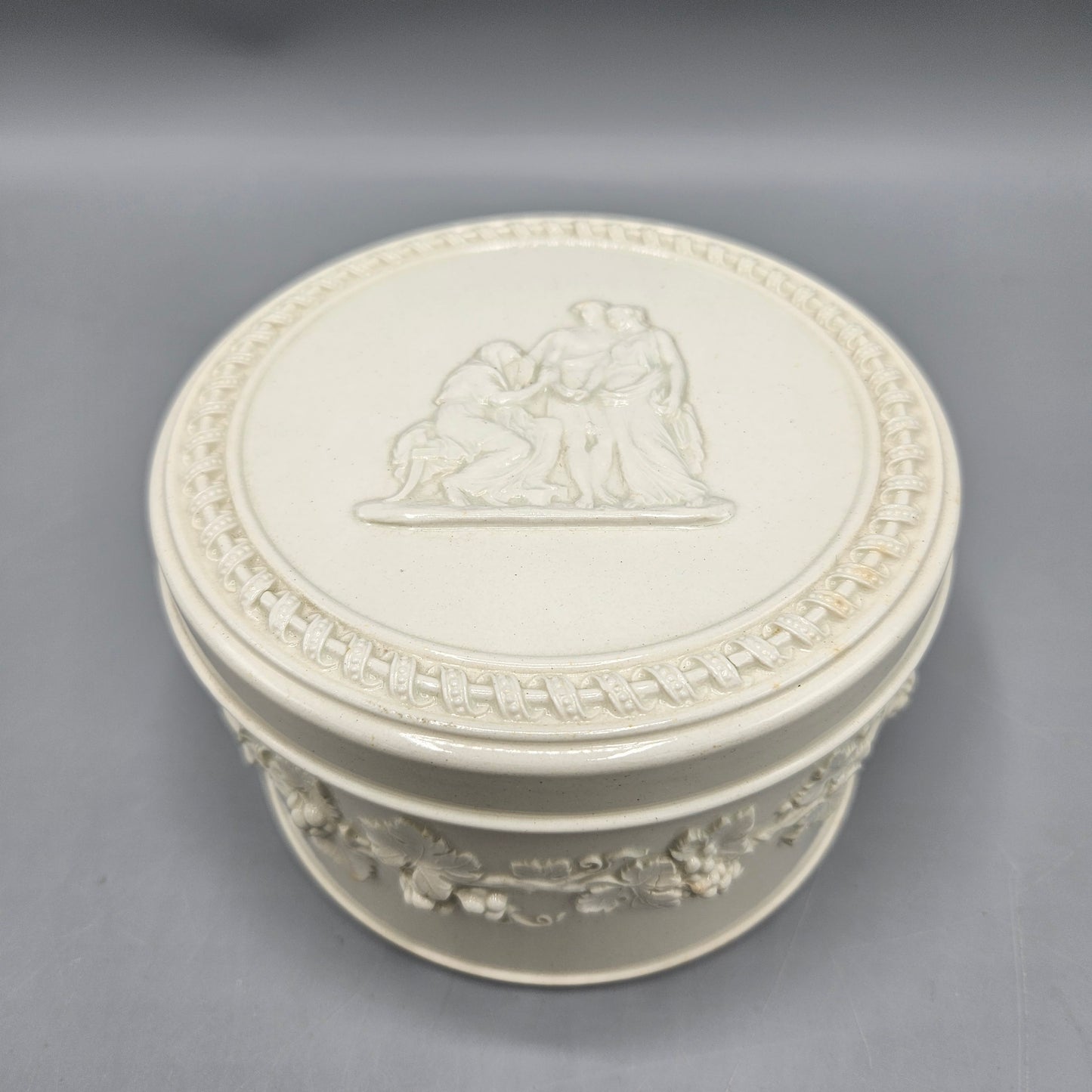 Wedgwood Queensware Round Trinket Box