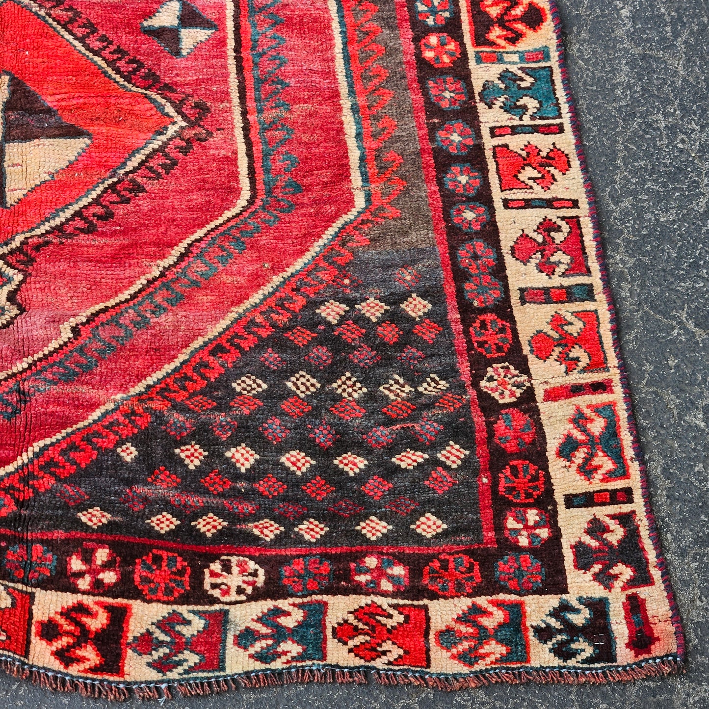 Vintage Hand Knotted 100% Wool Rug / Carpet - 4' 5" x 8' 5"