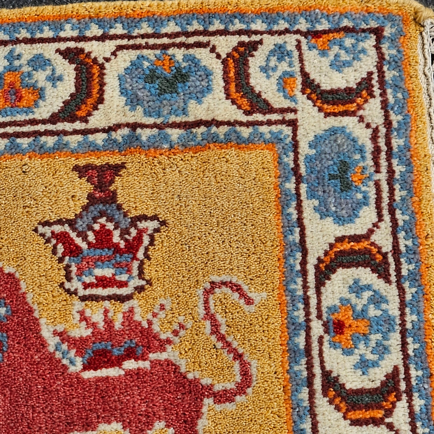 Asian Guardian Lions Themed Turkish Hand Knotted 100% Wool Rug / Carpet - 2' x 3'