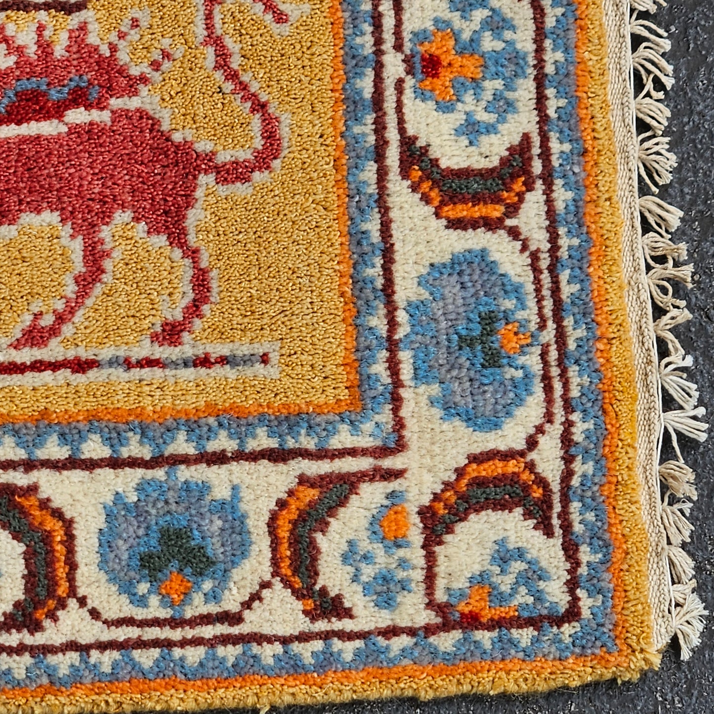 Asian Guardian Lions Themed Turkish Hand Knotted 100% Wool Rug / Carpet - 2' x 3'