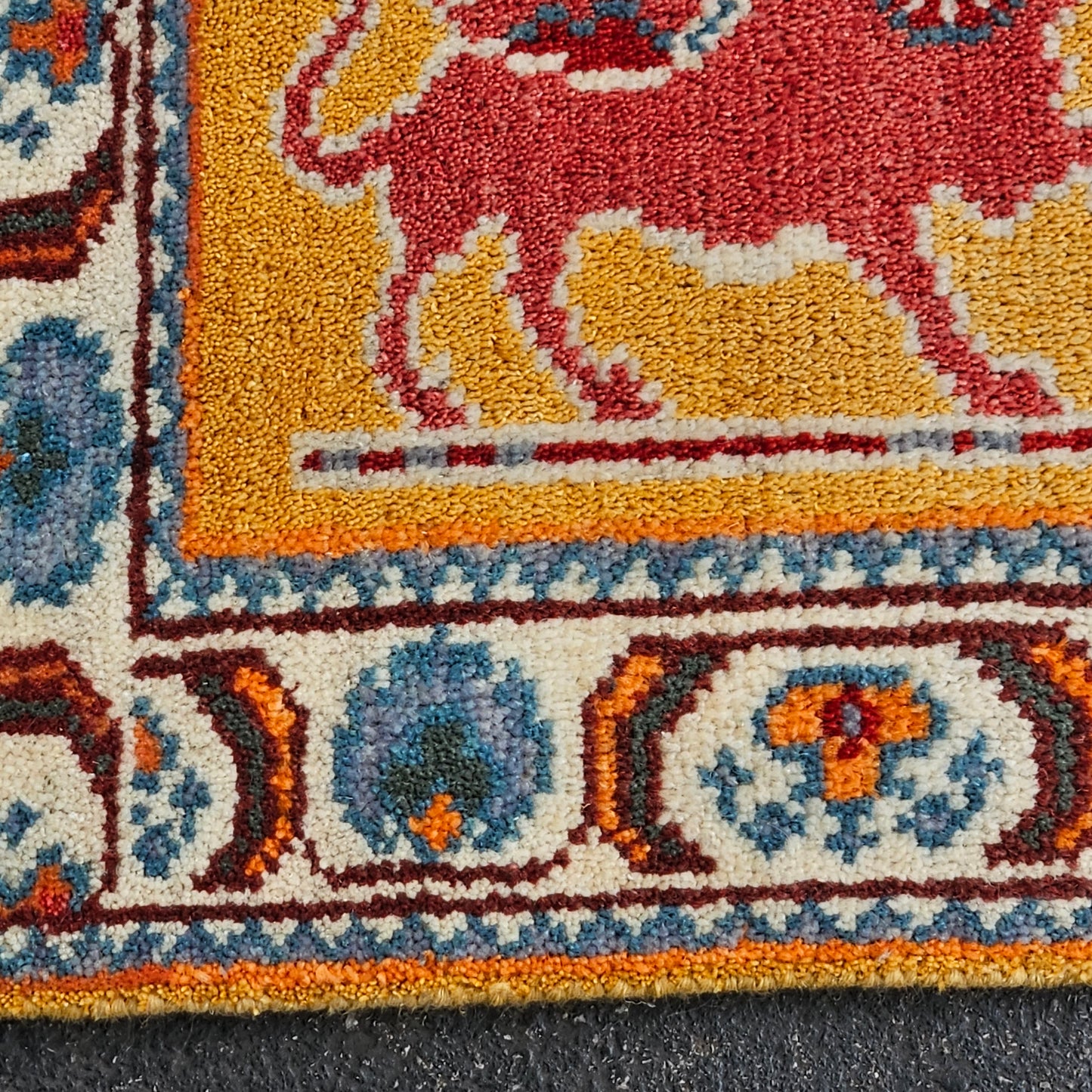 Asian Guardian Lions Themed Turkish Hand Knotted 100% Wool Rug / Carpet - 2' x 3'