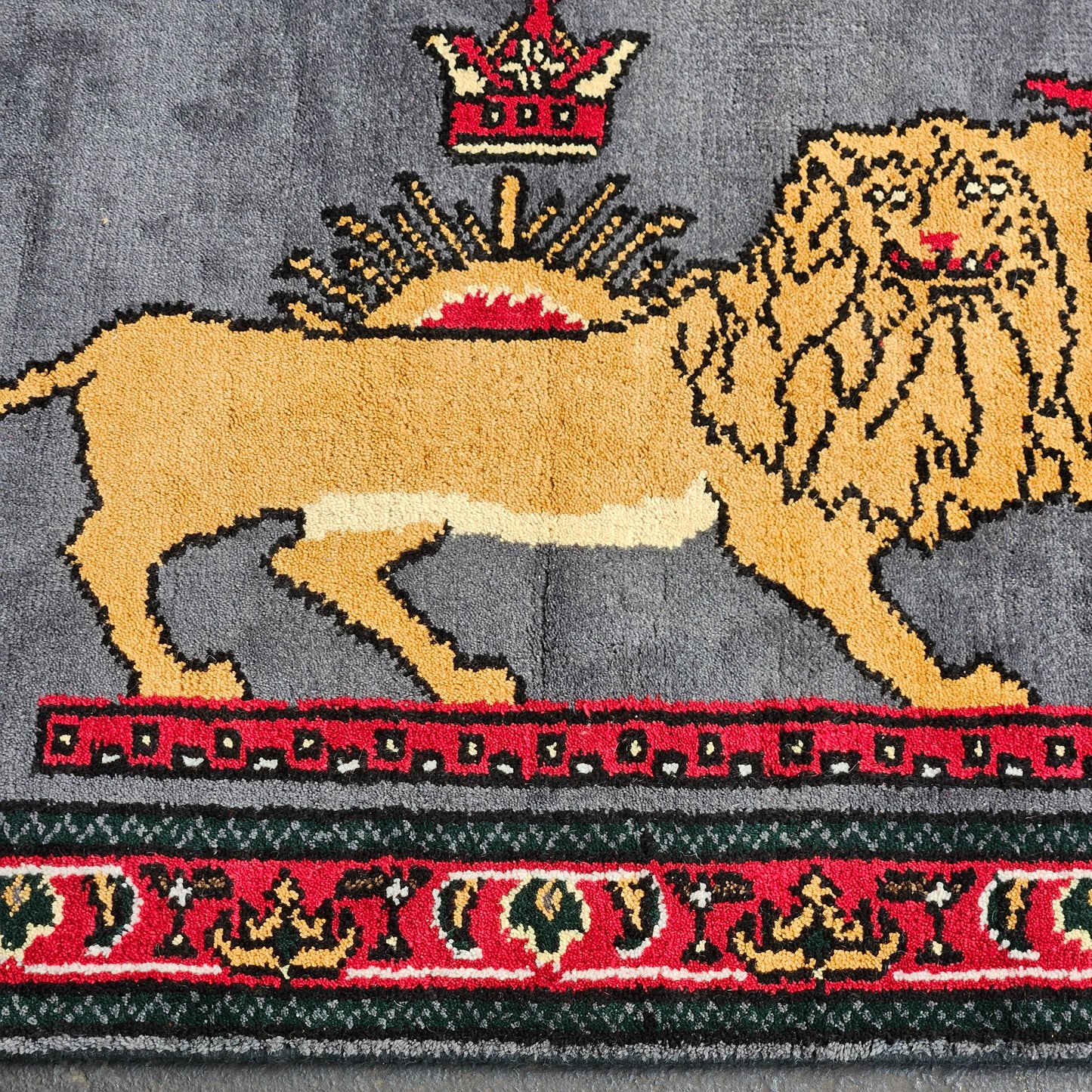 Pectoral Lion with Sword Hand Knotted 100% Wool Rug / Carpet 3' x 5'