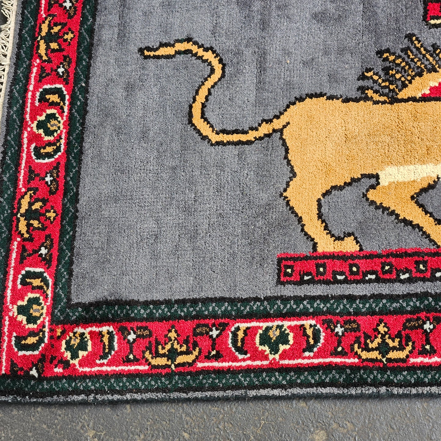 Pectoral Lion with Sword Hand Knotted 100% Wool Rug / Carpet 3' x 5'