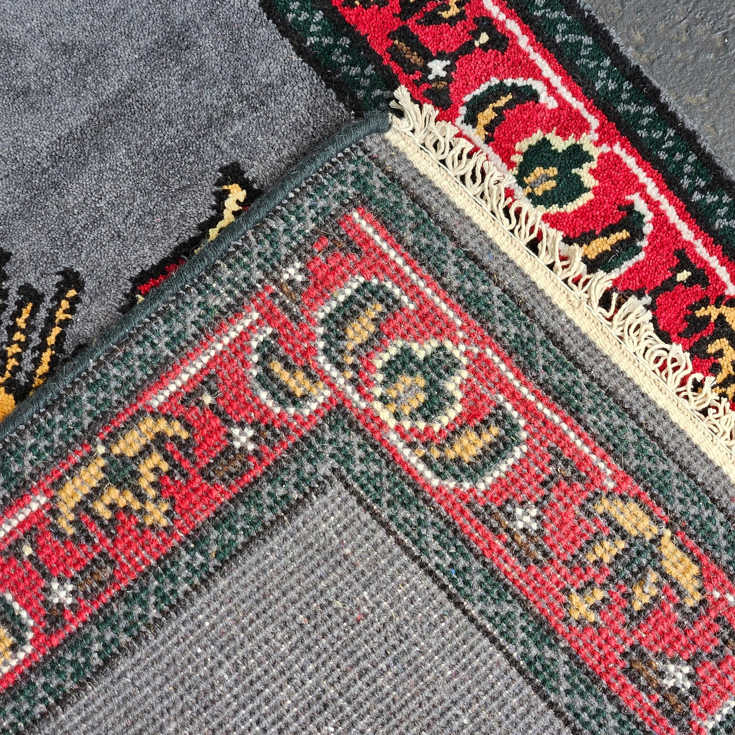 Pectoral Lion with Sword Hand Knotted 100% Wool Rug / Carpet 3' x 5'
