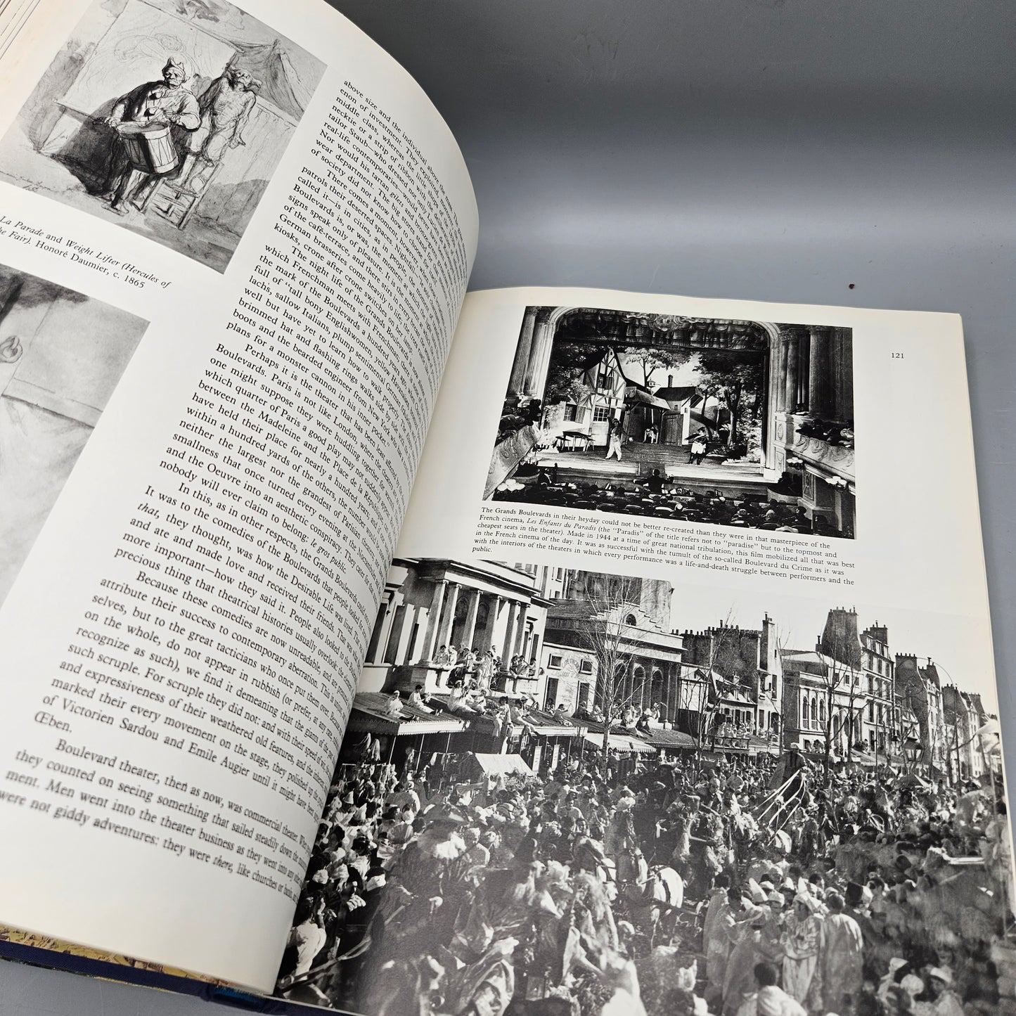 John Russell - Paris- Paperback