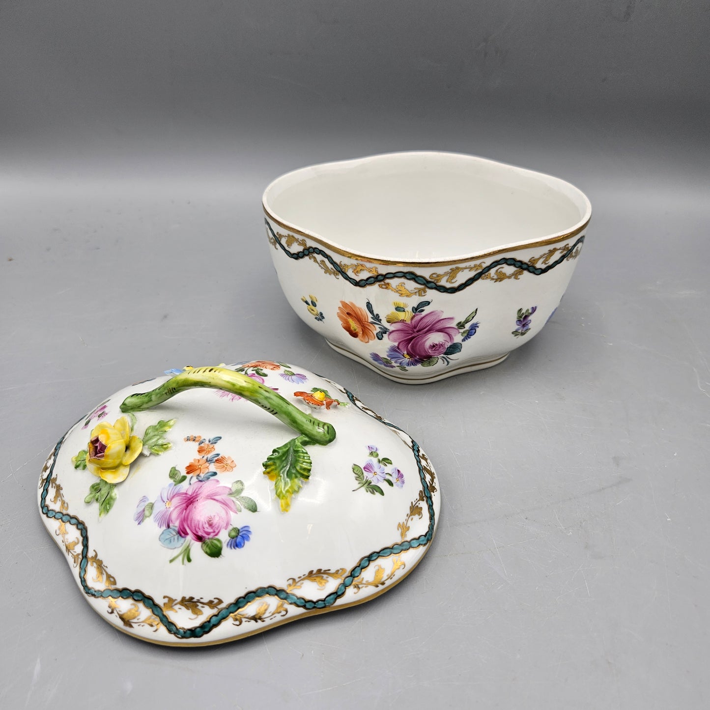 Carl Thieme Dresden Porcelain Lidded Box