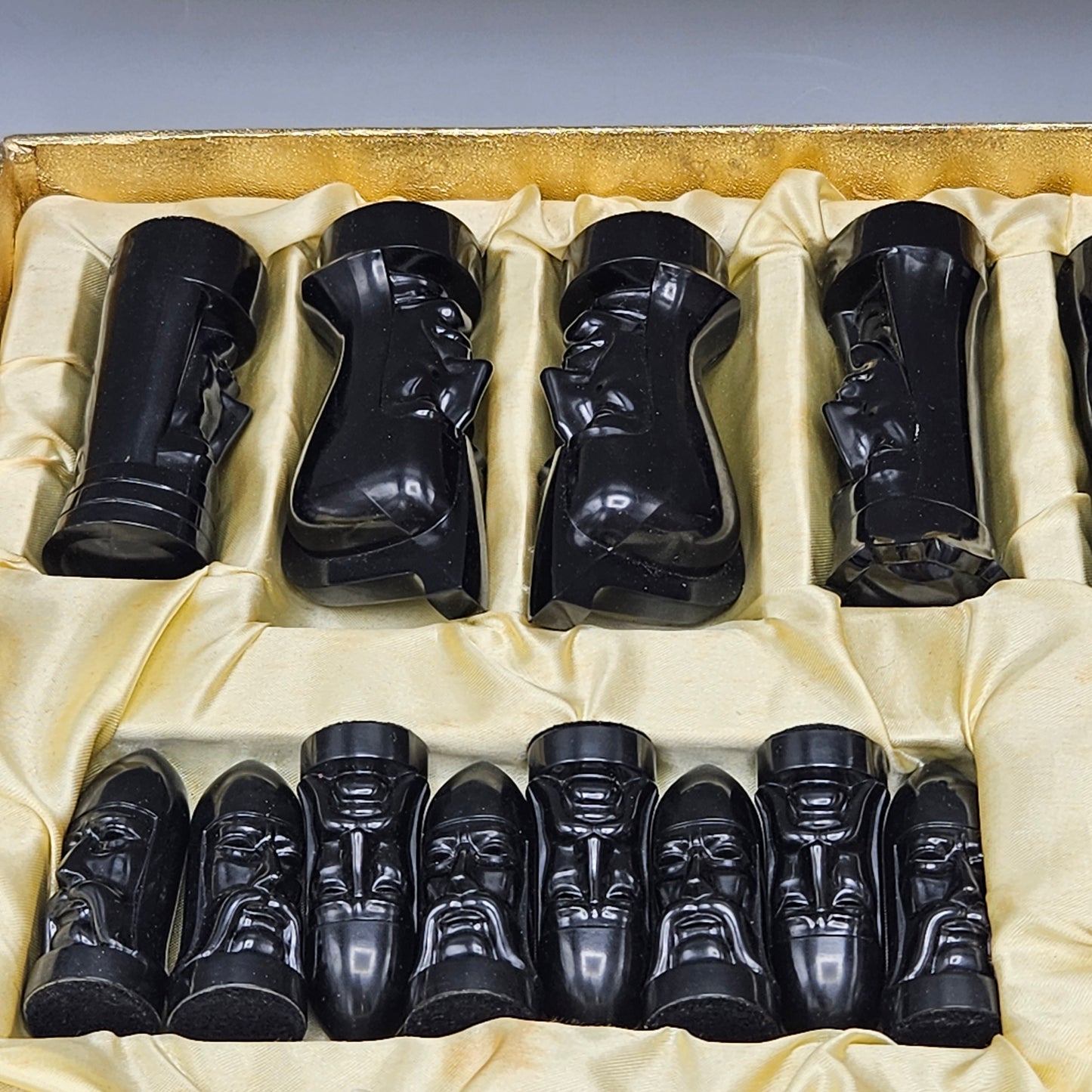 Vintage Peter Ganine Chess Set Superba Masterpiece Chessman
