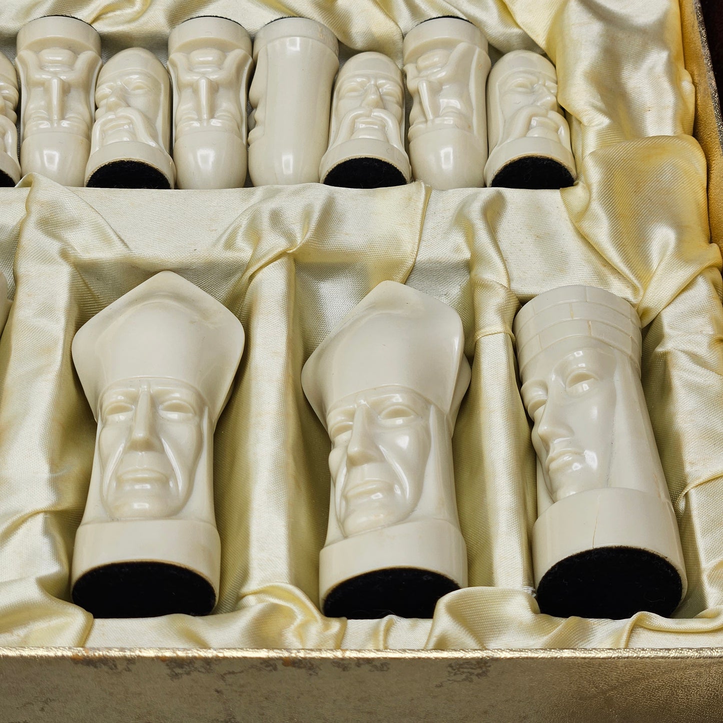 Vintage Peter Ganine Chess Set Superba Masterpiece Chessman