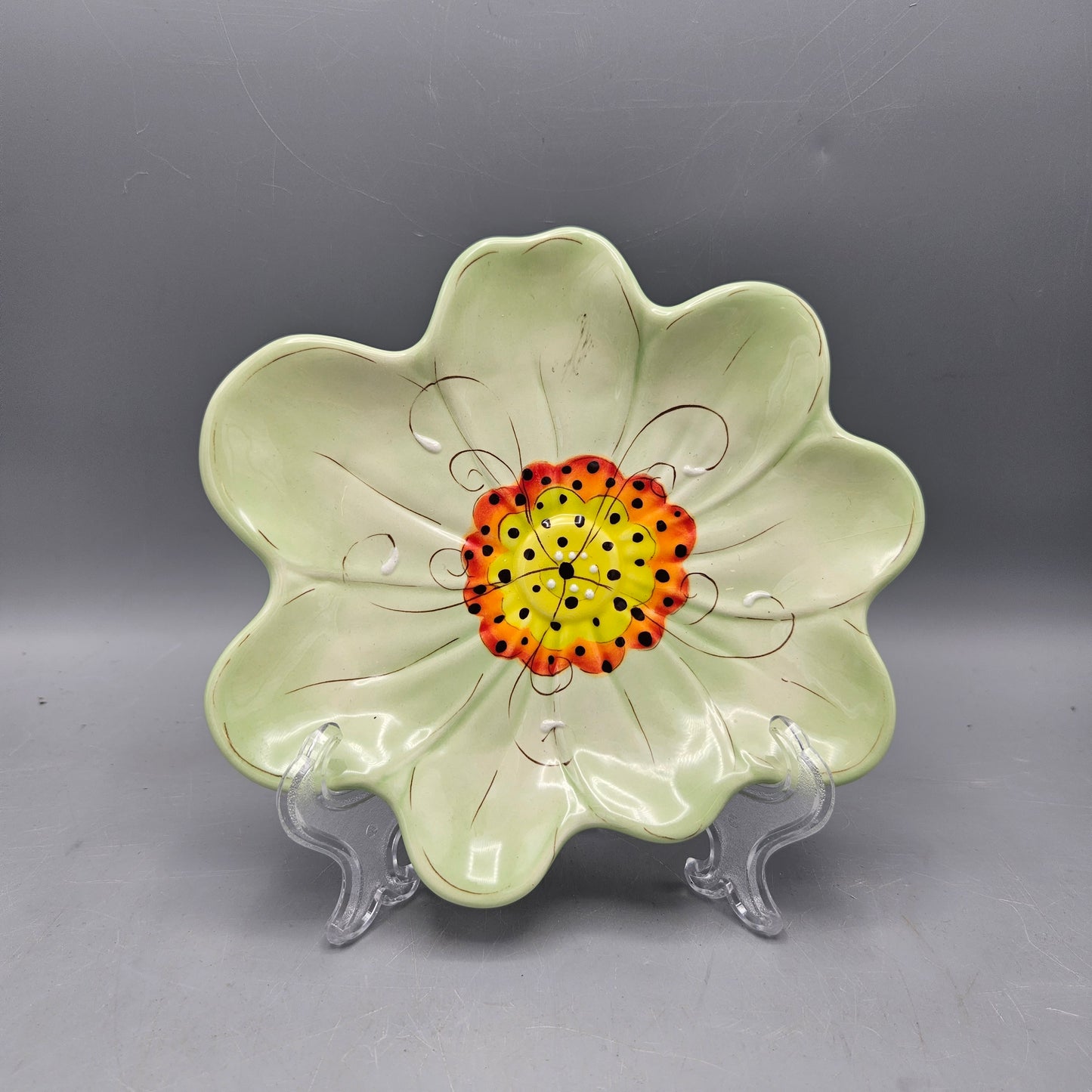 Vintage Laurie Gates Flkower Plate