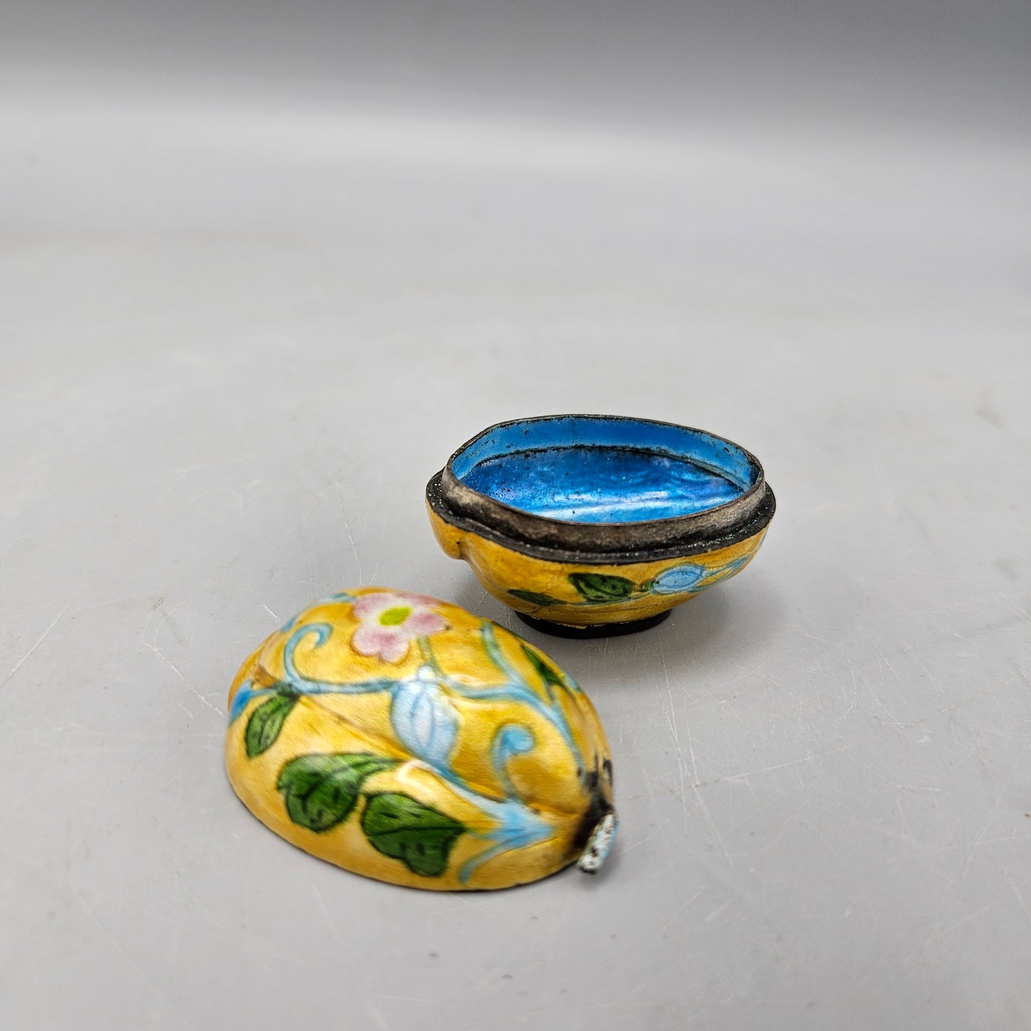 Vintage Cloisonné Trinket Box / Pill Box