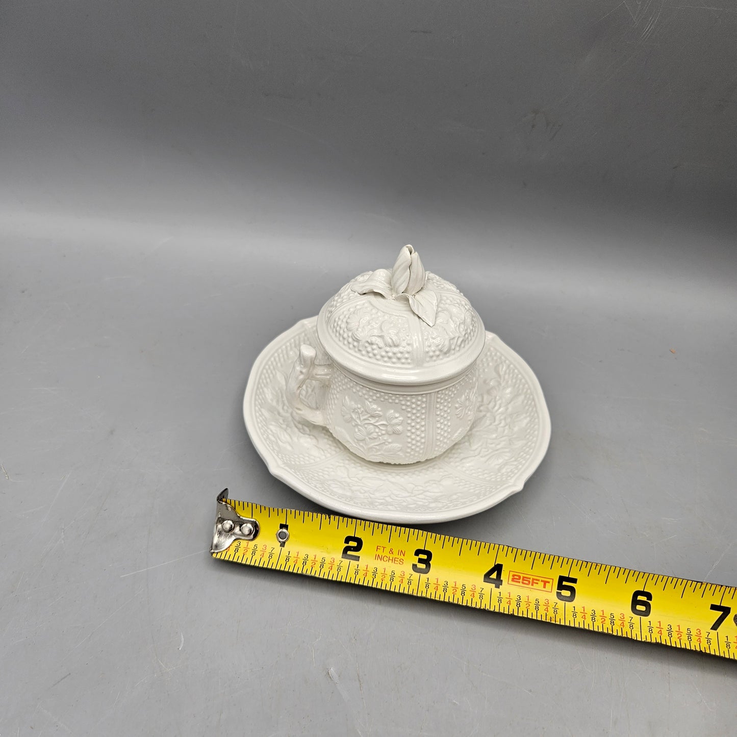 Mottahedeh Pots de Creme Musee des Arts Cup and Saucer