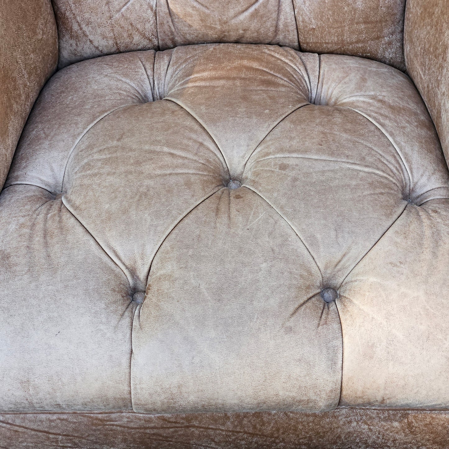 Decorator Chesterfield Tufted Chair and Ottoman