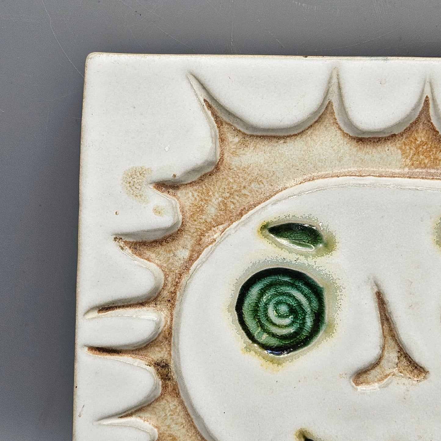 Bennington Vermont Potters Cooperatives Design #1532 - Smiling Sun Tile