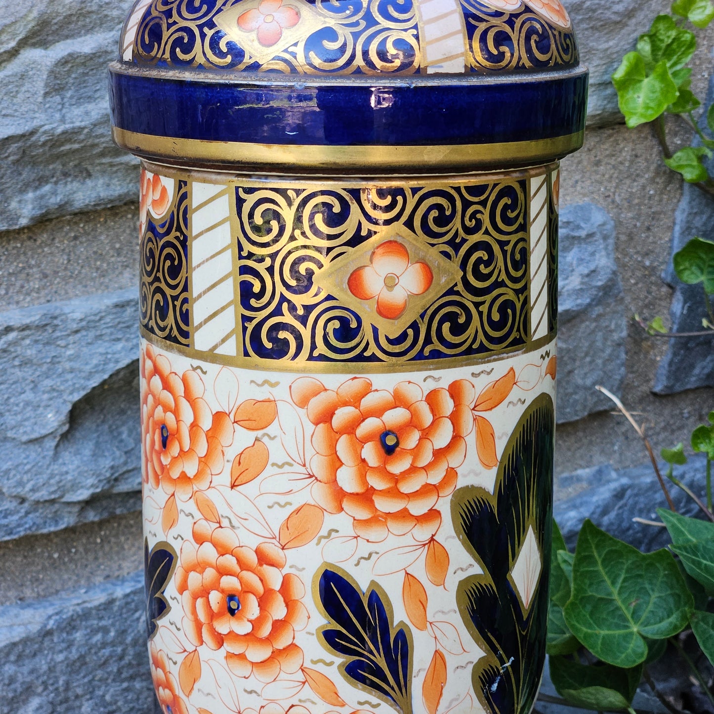 Stunning Heavy Antique Imari Porcelain Table Lamp