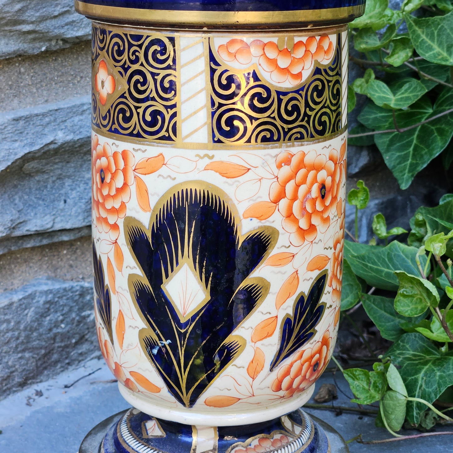 Stunning Heavy Antique Imari Porcelain Table Lamp