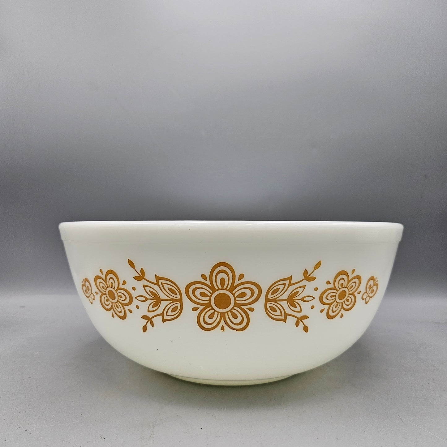 Pyrex 4 Quart Butterfly Gold Bowl Pattern 404