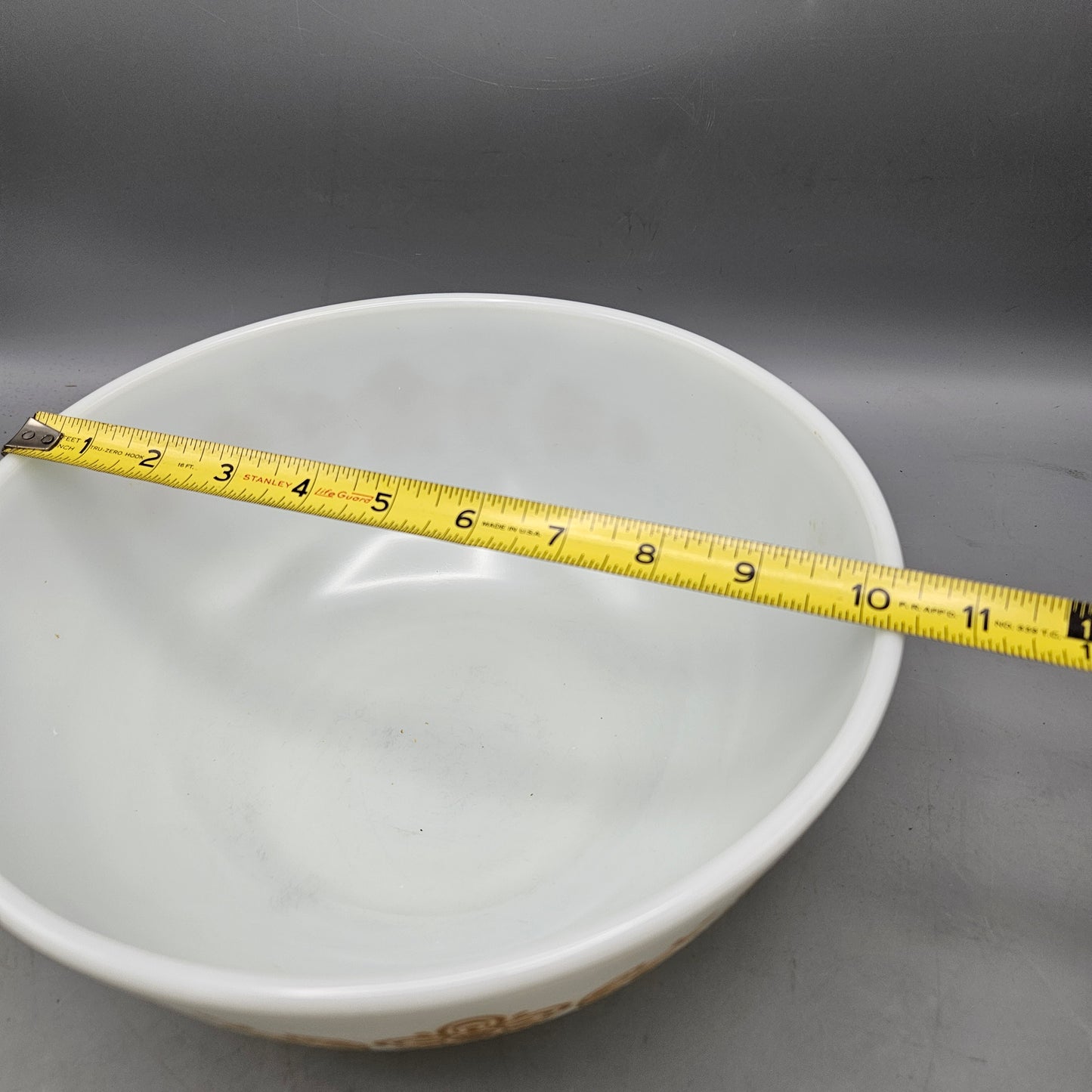 Pyrex 4 Quart Butterfly Gold Bowl Pattern 404