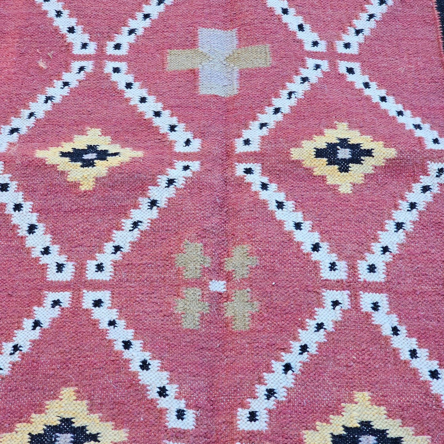 Beautiful Kilim Flat Weave Rug~ 4' 2" x 6'