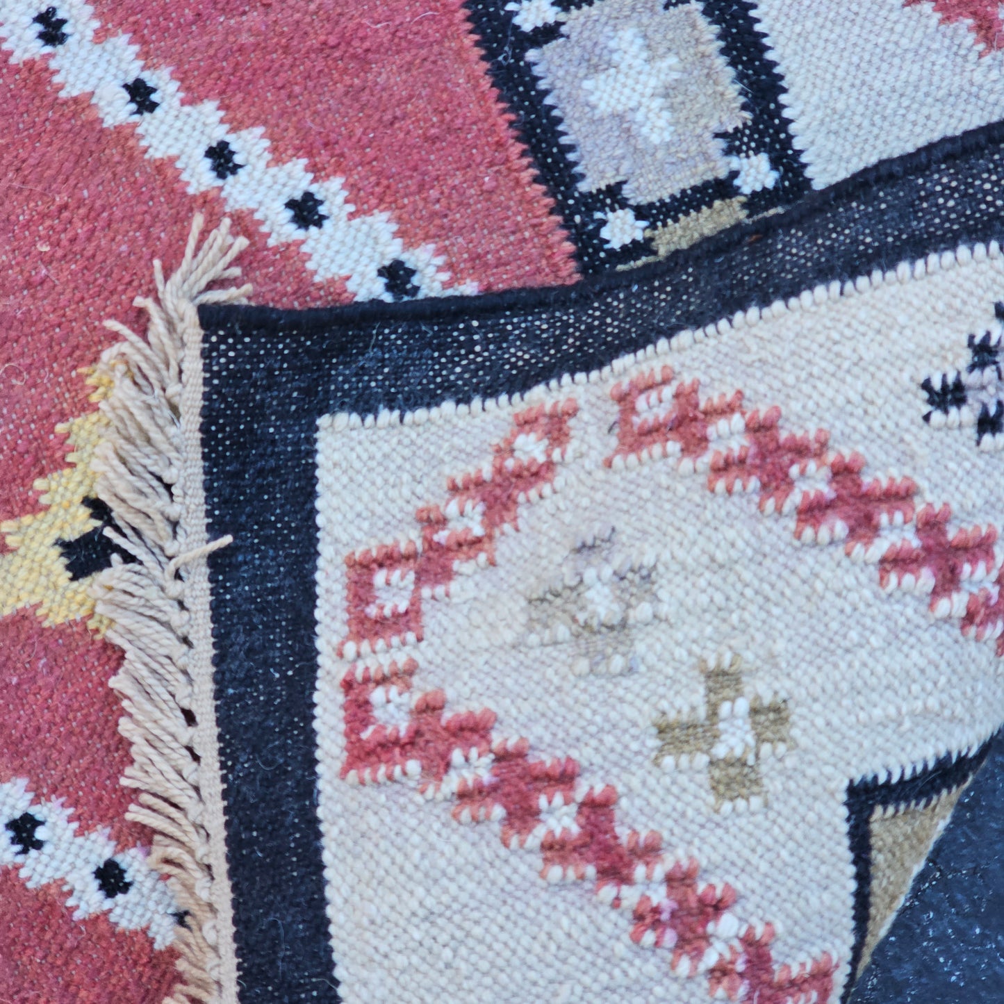 Beautiful Kilim Flat Weave Rug~ 4' 2" x 6'