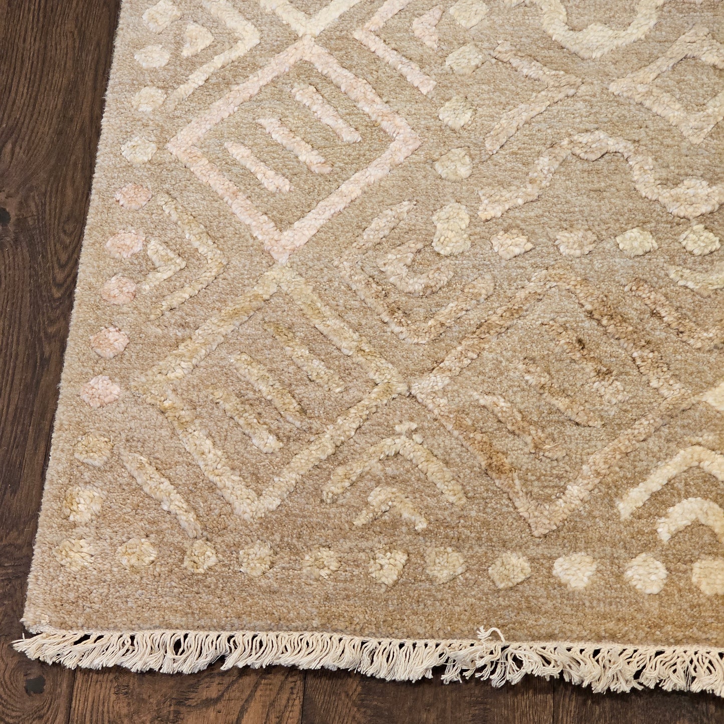 100% Wool Hand Knotted Geometric Tan Rug / Carpet ~ 8' x 10'