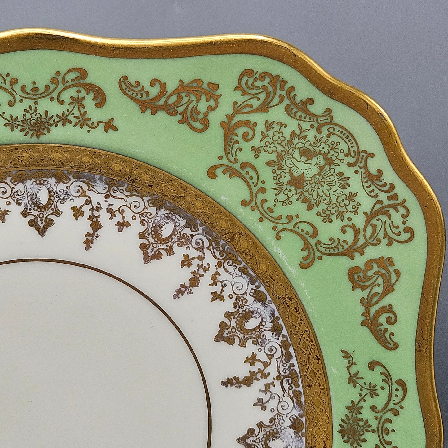 Set of 7 Green Royal Bavarian Hutschenreuther Selb 22k Gold Encrusted Luncheon Plates
