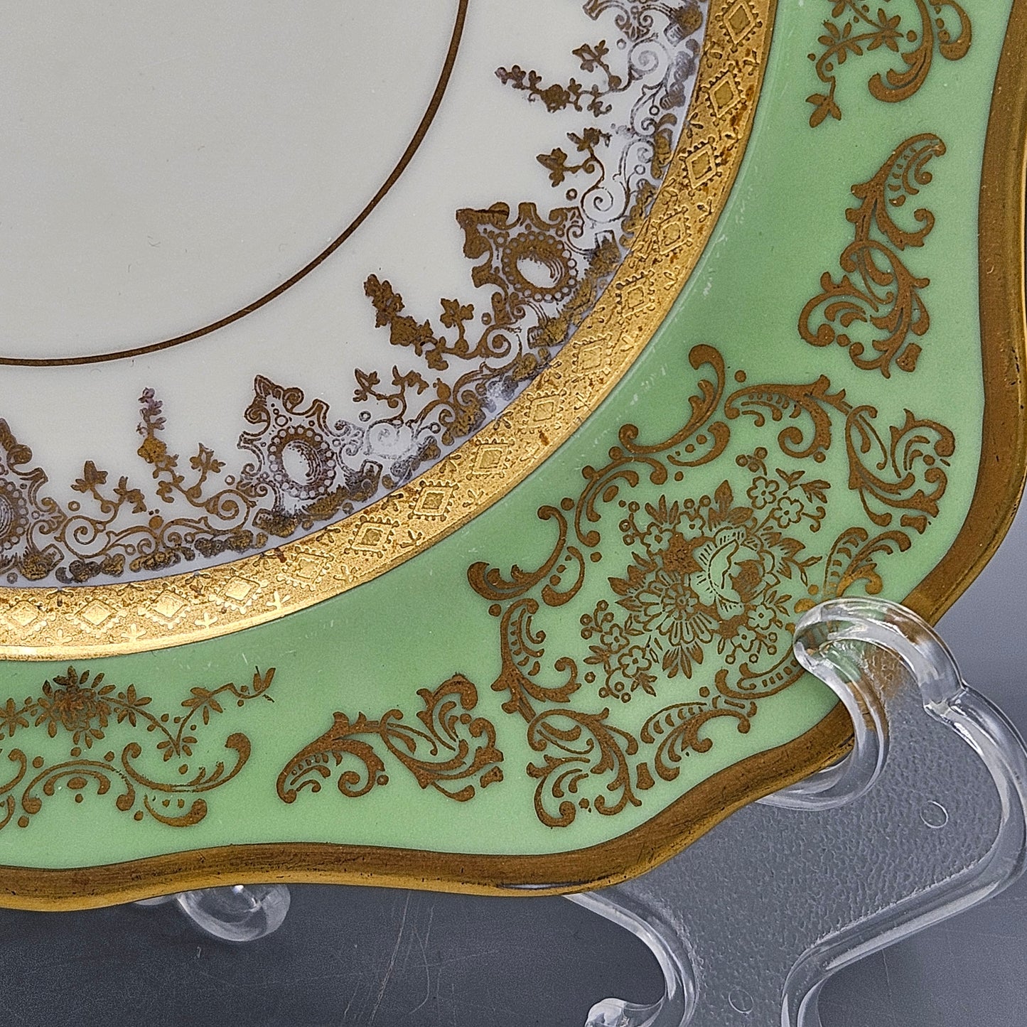 Set of 7 Green Royal Bavarian Hutschenreuther Selb 22k Gold Encrusted Luncheon Plates