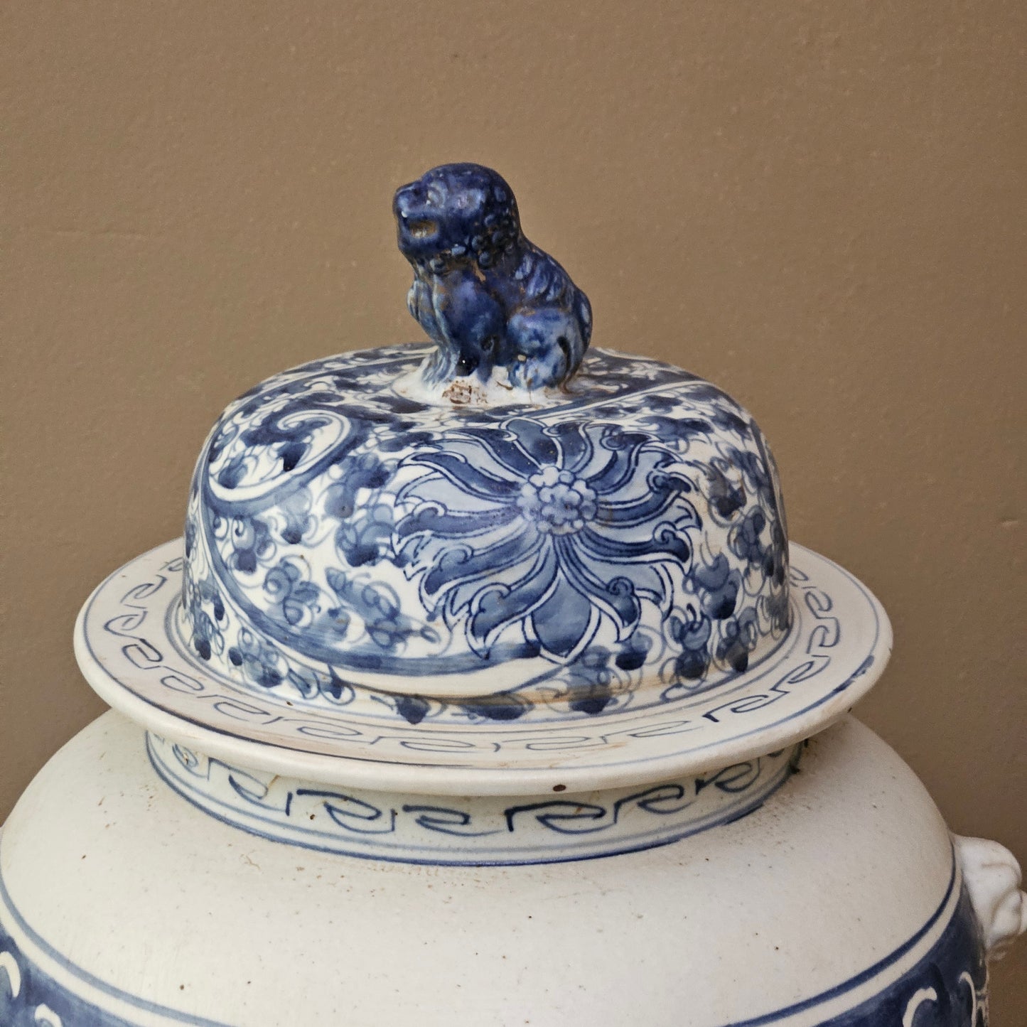 Large Asian Blue & White Porcelain Bird Temple Jar with Foo Dog Lid