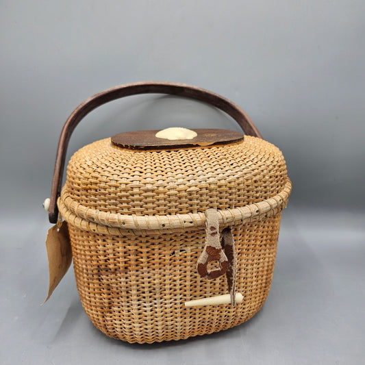Vintage Nantucket Basket with Shell on Top