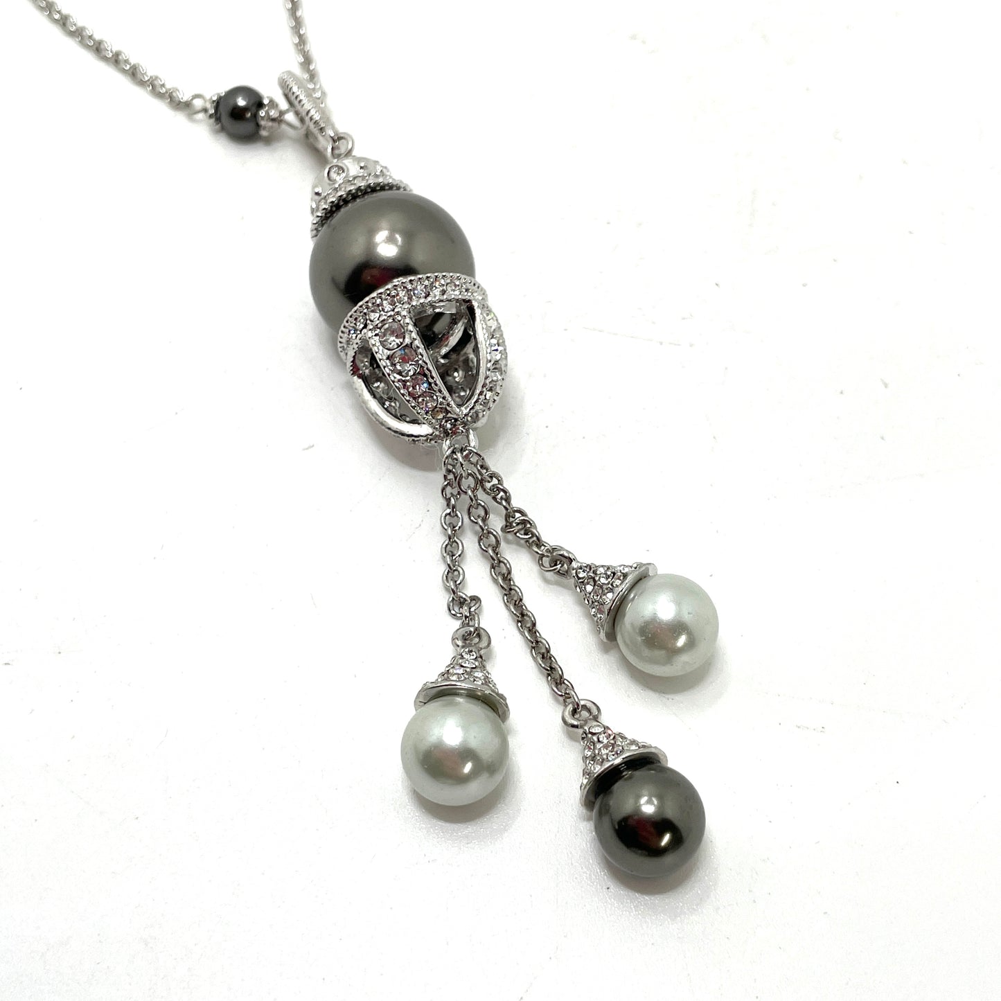 Silver & Gray Elegant Lariat Pendant Necklace