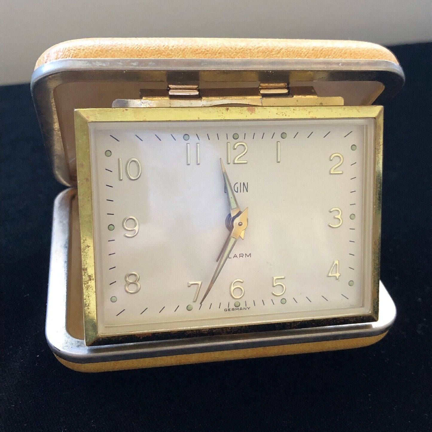 Vintage Elgin Travel Clock in Clamshell Case