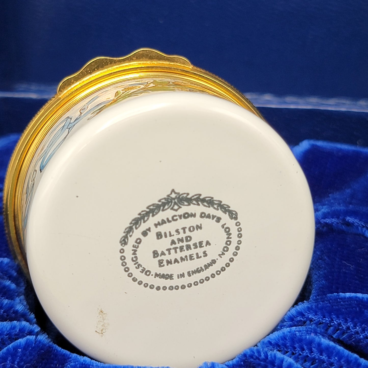 Bilston & Battersea Enamel Box - Happy Anniversary with Roses