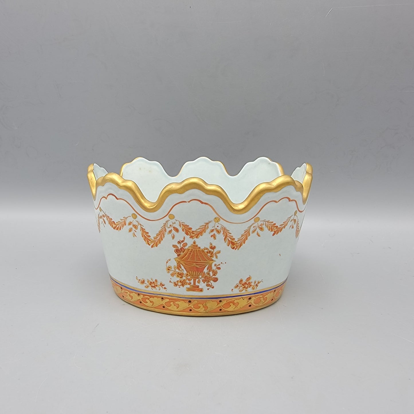Mottahedeh Gold and White Miniature Monteith Bowl