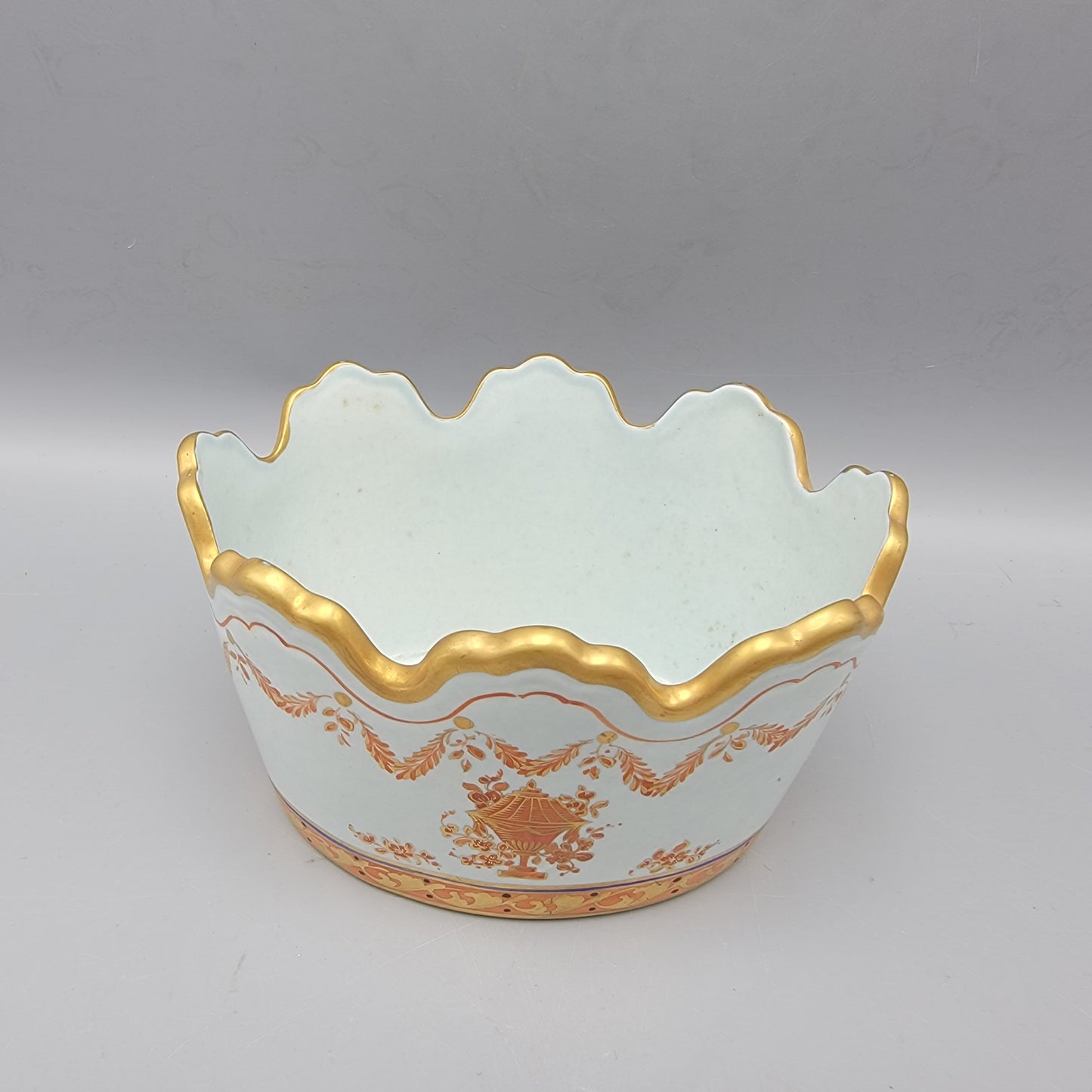 Mottahedeh Gold and White Miniature Monteith Bowl