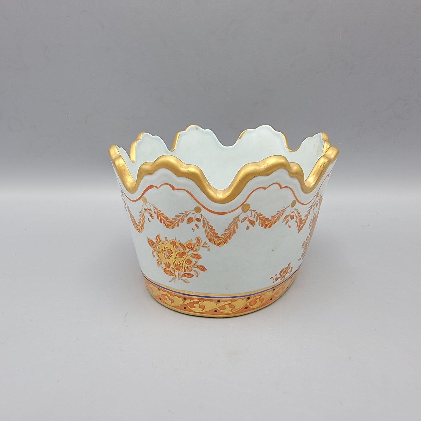 Mottahedeh Gold and White Miniature Monteith Bowl