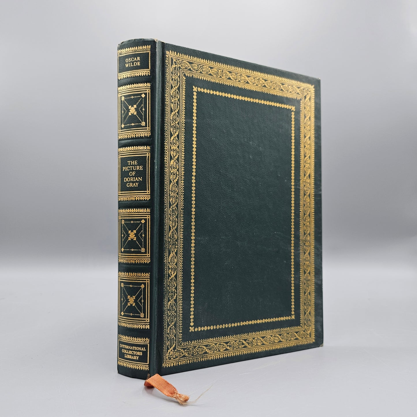 Book - Oscar Wilde The Picture of Dorian Gray International Collectors Library