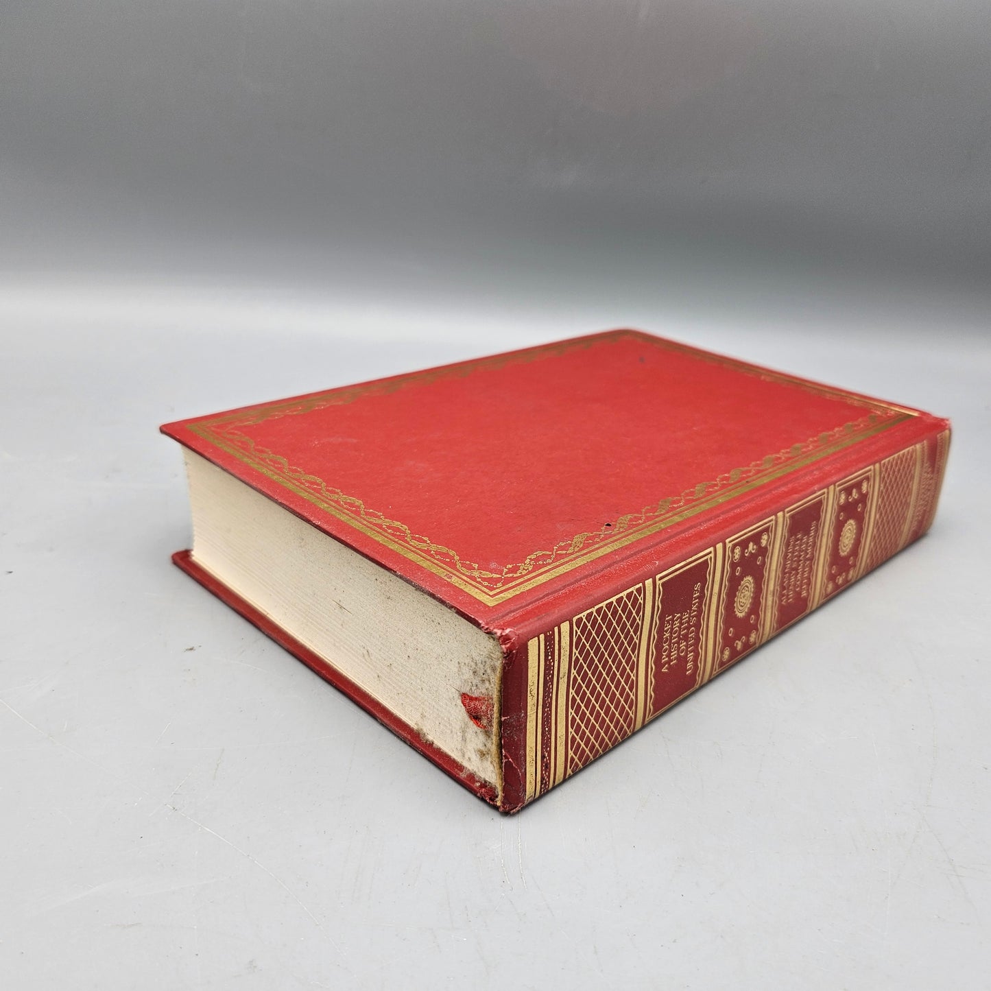 Book - A Pocket History of the United States International Collectors Library