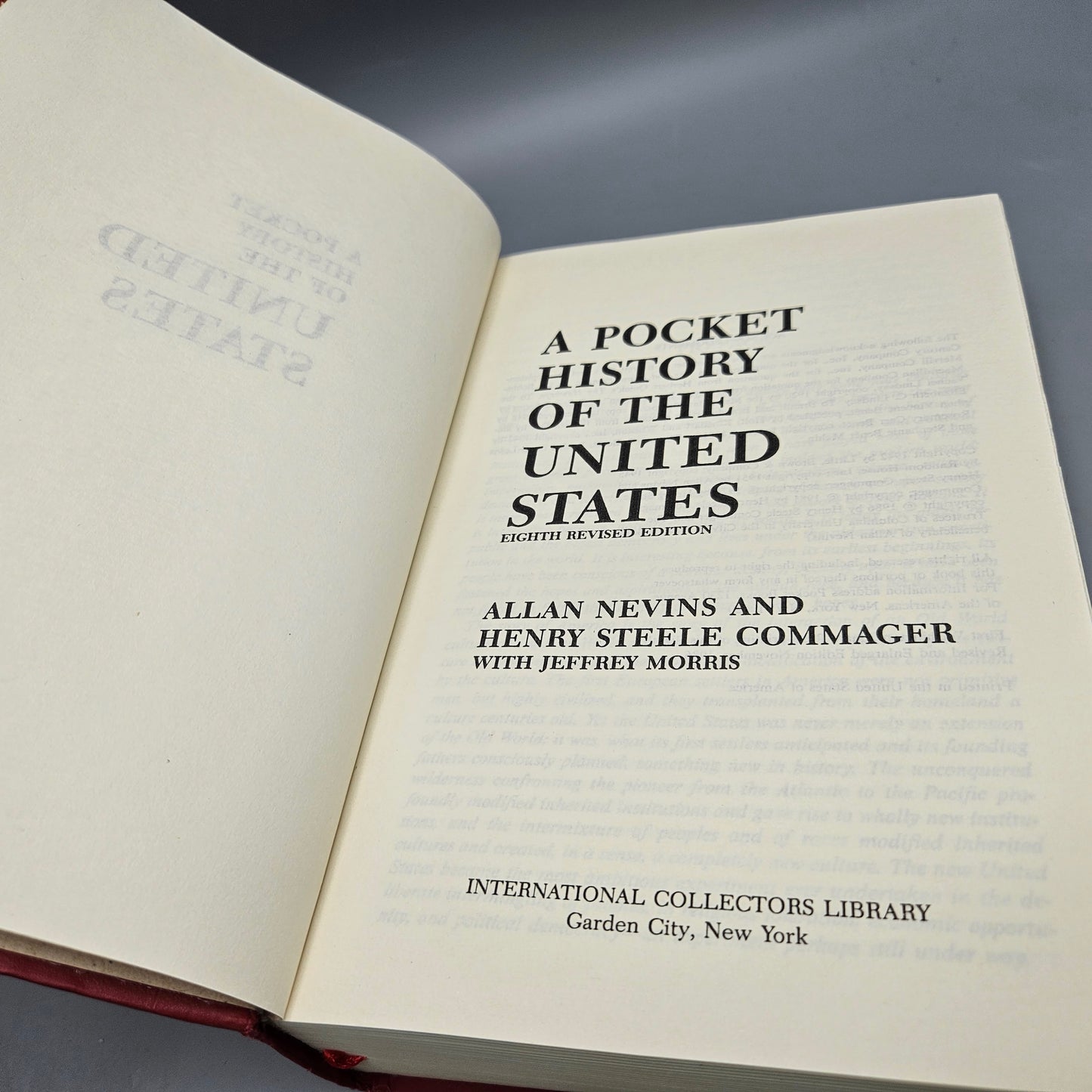 Book - A Pocket History of the United States International Collectors Library