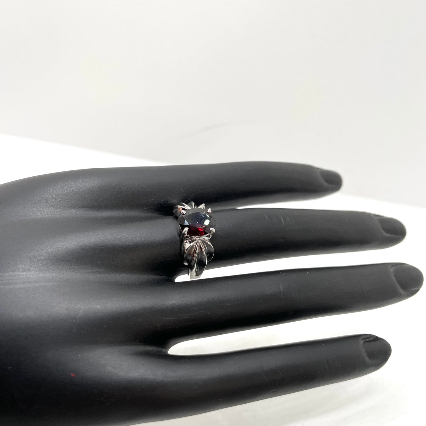 Vintage Sterling Silver & Garnet Ring - Size 9