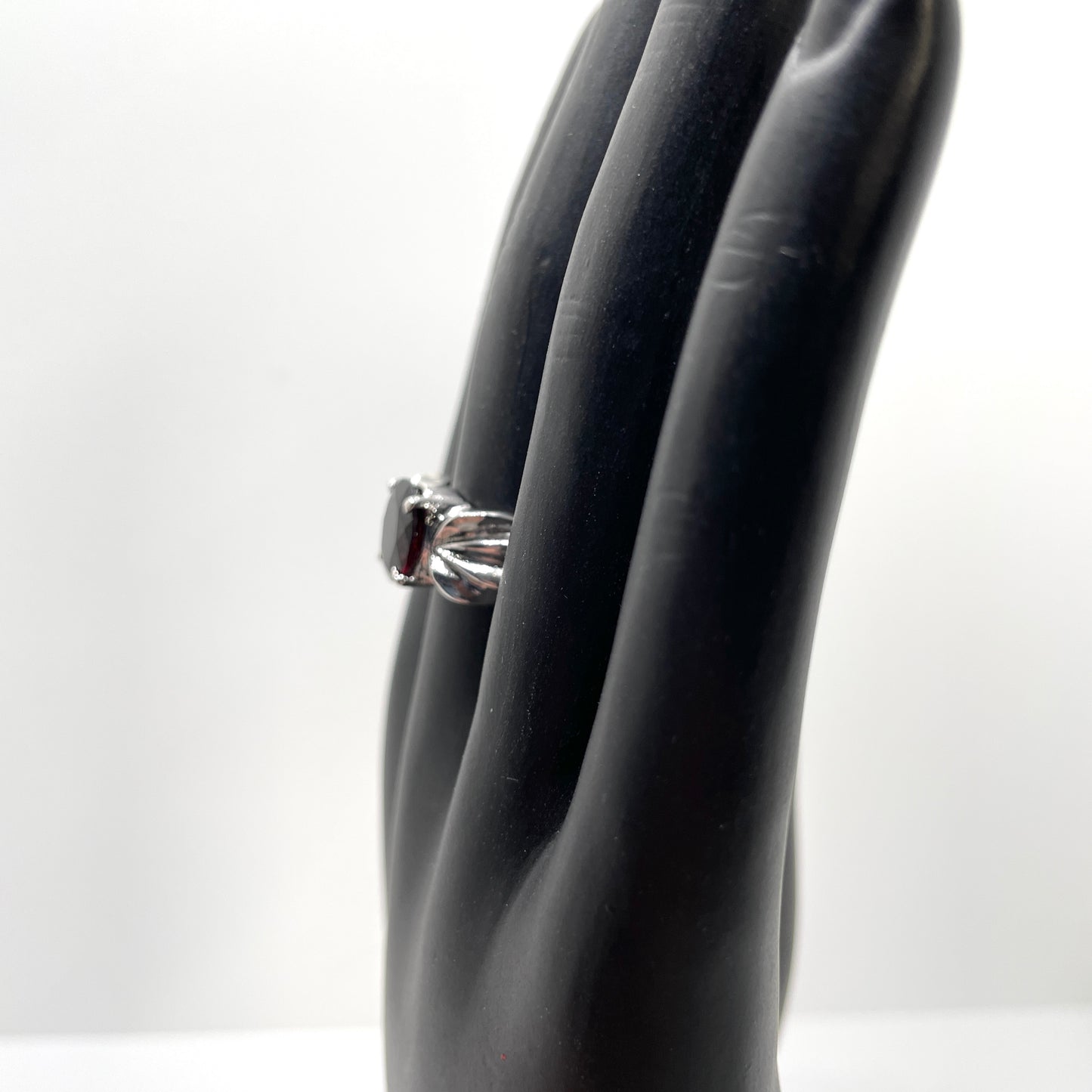 Vintage Sterling Silver & Garnet Ring - Size 9
