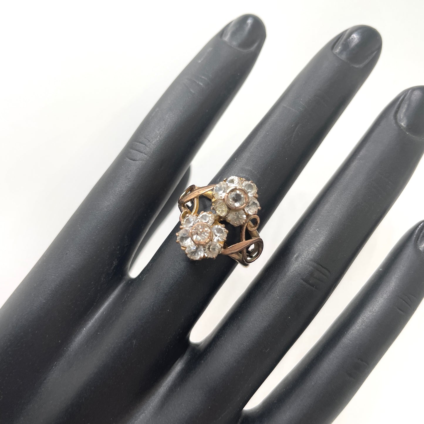 Vintage 1960s Flower Ring - Size 7.5