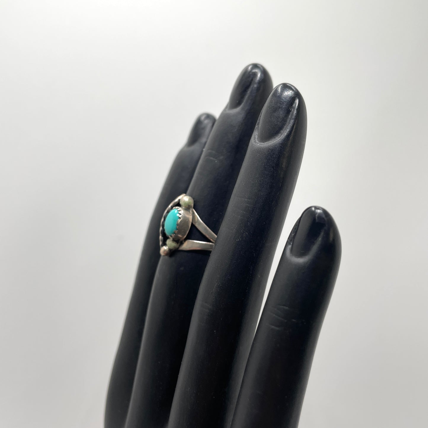 Vintage Navajo Sterling Silver Turquoise Ring - Size 5.25