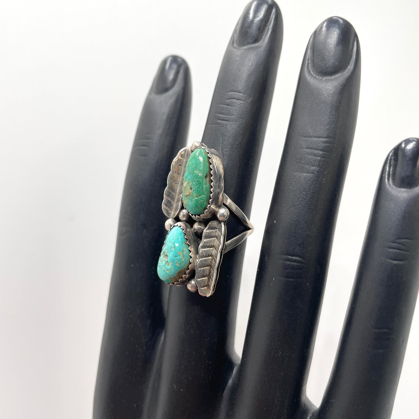 Vintage Sterling Silver & Turquoise Ring - Size 7